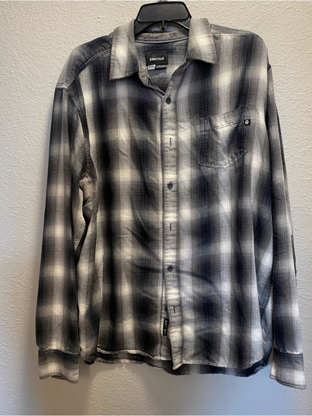 Marmot Black and White Plaid Long-Sleeve Button-Down Shirt. Men’s XX large